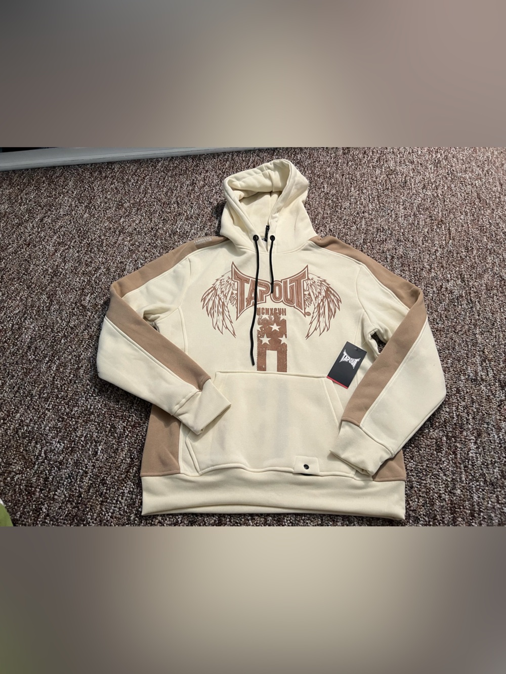 Tapout Men’s Beige Colorblock Graphic Winged Hooded Sweatshirt Size Small New